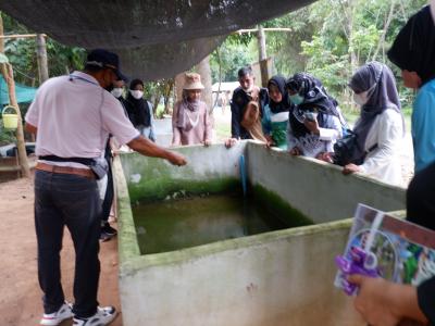 โครงการฝึกอบรมและศึกษาดูงานอาสาสมัครท้องถิ่นรักโลก