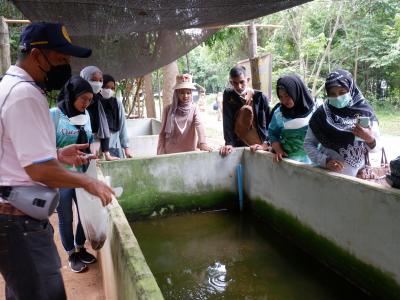 โครงการฝึกอบรมและศึกษาดูงานอาสาสมัครท้องถิ่นรักโลก