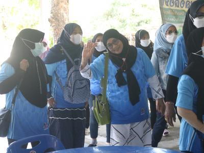 โครงการฝึกอบรมและศึกษาดูงานอาสาสมัครท้องถิ่นรักโลก