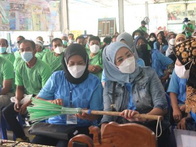 โครงการฝึกอบรมและศึกษาดูงานอาสาสมัครท้องถิ่นรักโลก