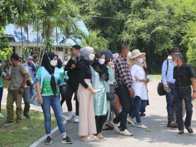 โครงการฝึกอบรมและศึกษาดูงานอาสาสมัครท้องถิ่นรักโลก