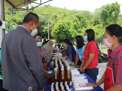 โครงการฝึกอบรมและศึกษาดูงานอาสาสมัครท้องถิ่นรักโลก