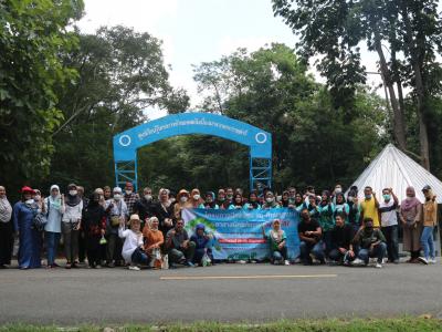 โครงการฝึกอบรมและศึกษาดูงานอาสาสมัครท้องถิ่นรักโลก