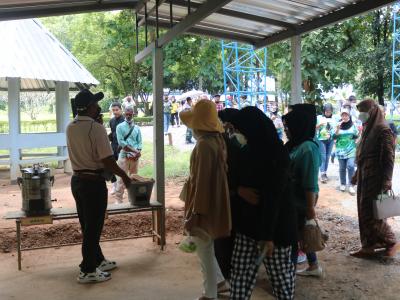 โครงการฝึกอบรมและศึกษาดูงานอาสาสมัครท้องถิ่นรักโลก