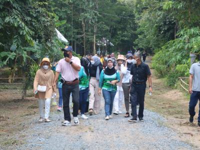 โครงการฝึกอบรมและศึกษาดูงานอาสาสมัครท้องถิ่นรักโลก