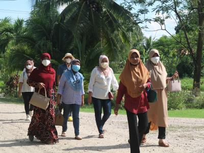 โครงการฝึกอบรมและศึกษาดูงานอาสาสมัครท้องถิ่นรักโลก