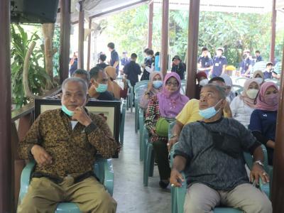 โครงการฝึกอบรมและศึกษาดูงานอาสาสมัครท้องถิ่นรักโลก