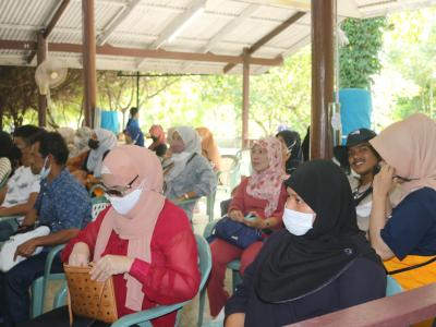โครงการฝึกอบรมและศึกษาดูงานอาสาสมัครท้องถิ่นรักโลก