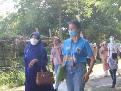 โครงการฝึกอบรมและศึกษาดูงานอาสาสมัครท้องถิ่นรักโลก