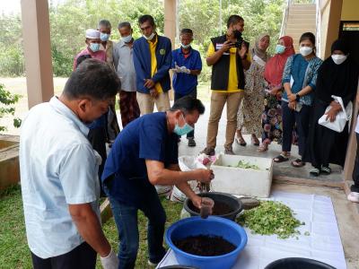 โครงการอบรมความรู้ให้แก่เกษตรตามแนวคิดปรัชญาเศรษฐกิจพอเพียง