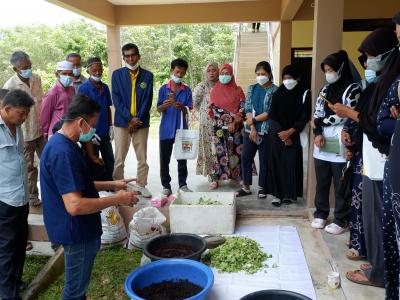 โครงการอบรมความรู้ให้แก่เกษตรตามแนวคิดปรัชญาเศรษฐกิจพอเพียง