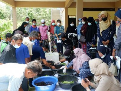 โครงการอบรมความรู้ให้แก่เกษตรตามแนวคิดปรัชญาเศรษฐกิจพอเพียง
