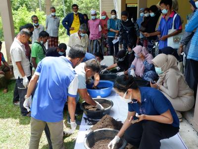 โครงการอบรมความรู้ให้แก่เกษตรตามแนวคิดปรัชญาเศรษฐกิจพอเพียง