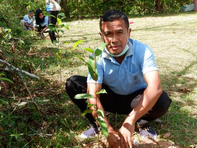 โครงการท้องถิ่นปูกป่าเฉลิมพระเกียรติสมเด็จพระนางเจ้าสิริกิติ์