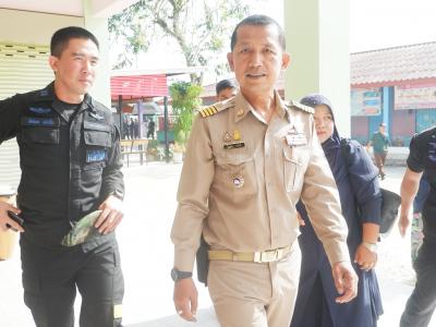 รองปลัดอบต.และเจ้าหน้าที่อบต.เข้ารวมกิจกรรมนาวิสัญจร
