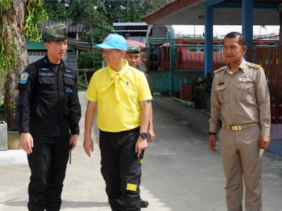 รองปลัดอบต.และเจ้าหน้าที่อบต.เข้ารวมกิจกรรมนาวิสัญจร