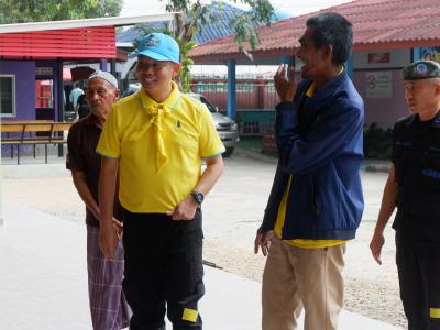 รองปลัดอบต.และเจ้าหน้าที่อบต.เข้ารวมกิจกรรมนาวิสัญจร