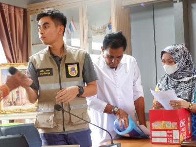 นายกประชาคมช่วยเหลือผู้ประสบภัยน้ำท่วน