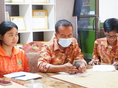 นายกพนิเทศนักเรียน นักศึกษา ทำงานช่างปิดเทอมของนักเรียน นักศึกษา