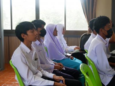 นายกพนิเทศนักเรียน นักศึกษา ทำงานช่างปิดเทอมของนักเรียน นักศึกษา