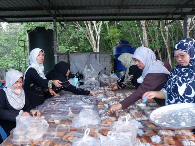 โครงการตำบลสานสัมพันธ์ร่วมละศิลอดและโครงการให้ความช่วยเหลือ