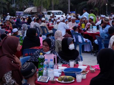 โครงการตำบลสานสัมพันธ์ร่วมละศิลอดและโครงการให้ความช่วยเหลือ