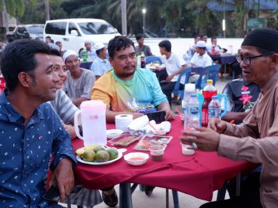 โครงการตำบลสานสัมพันธ์ร่วมละศิลอดและโครงการให้ความช่วยเหลือ