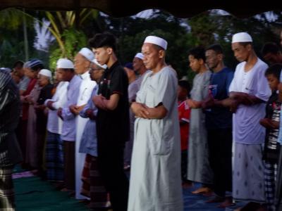 โครงการตำบลสานสัมพันธ์ร่วมละศิลอดและโครงการให้ความช่วยเหลือ