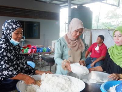 โครงการตำบลสานสัมพันธ์ร่วมละศิลอดและโครงการให้ความช่วยเหลือ