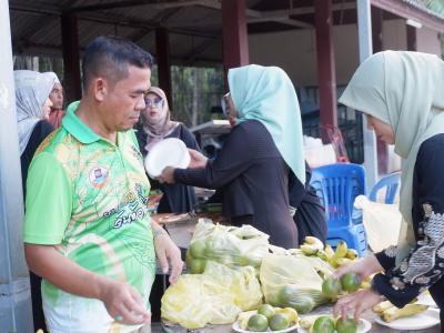 โครงการตำบลสานสัมพันธ์ร่วมละศิลอดและโครงการให้ความช่วยเหลือ