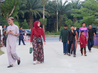โครงการตำบลสานสัมพันธ์ร่วมละศิลอดและโครงการให้ความช่วยเหลือ
