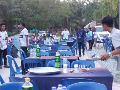 โครงการตำบลสานสัมพันธ์ร่วมละศิลอดและโครงการให้ความช่วยเหลือ