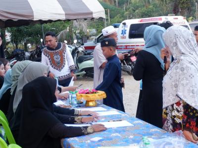 โครงการตำบลสานสัมพันธ์ร่วมละศิลอดและโครงการให้ความช่วยเหลือ