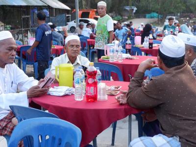 โครงการตำบลสานสัมพันธ์ร่วมละศิลอดและโครงการให้ความช่วยเหลือ
