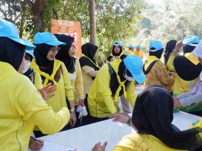 โครงการส่งเสริมปลูกผักสวนครัว ตามแนวปรัชญาเศรษฐพอเพียง