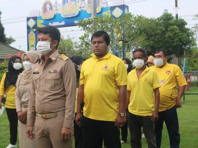 คณะผู้บริหารและพนักงาน อบต ร่วมกิจกรรมเคารพธงชาติ