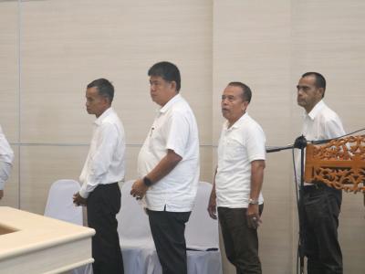 รองนายกอบต.ลุโบะบือซารับเกียรติบัตรของปปช.นราธิวาส
