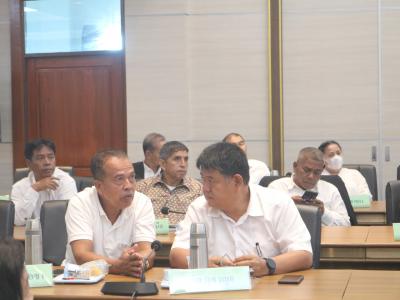 รองนายกอบต.ลุโบะบือซารับเกียรติบัตรของปปช.นราธิวาส