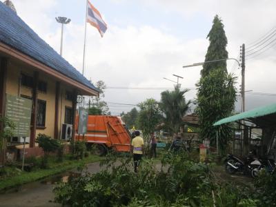 เจ้าหน้าที่พัฒนาบริเวณองค์การบริหารส่วนตำบลลุโบะบือซา