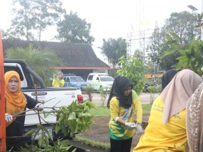 เจ้าหน้าที่พัฒนาบริเวณองค์การบริหารส่วนตำบลลุโบะบือซา