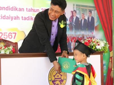 โครงการส่งเสริมกระตุ้นการศึกษาและพิธีมอบวุฒิบัตรบัณฑิตน้อย 2567
