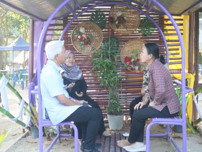 โครงการตำบลสัมพันธ์ร่วมละศิลอด และโครงการให้ความช่วยเหลือประชาชน