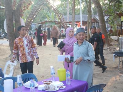 โครงการตำบลสัมพันธ์ร่วมละศิลอด และโครงการให้ความช่วยเหลือประชาชน