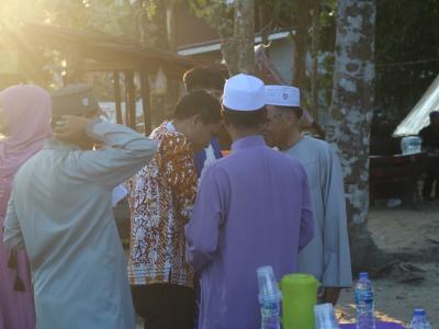 โครงการตำบลสัมพันธ์ร่วมละศิลอด และโครงการให้ความช่วยเหลือประชาชน