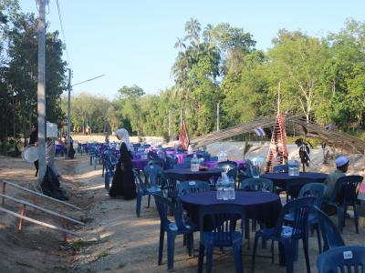 โครงการตำบลสัมพันธ์ร่วมละศิลอด และโครงการให้ความช่วยเหลือประชาชน