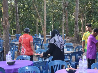 โครงการตำบลสัมพันธ์ร่วมละศิลอด และโครงการให้ความช่วยเหลือประชาชน