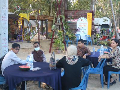 โครงการตำบลสัมพันธ์ร่วมละศิลอด และโครงการให้ความช่วยเหลือประชาชน