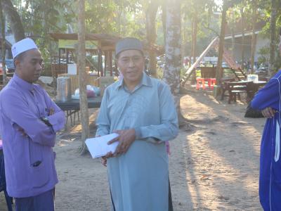 โครงการตำบลสัมพันธ์ร่วมละศิลอด และโครงการให้ความช่วยเหลือประชาชน