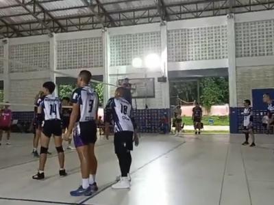 นักกีฬาวอลเลย์บอลตำบลลุโบะบือซา