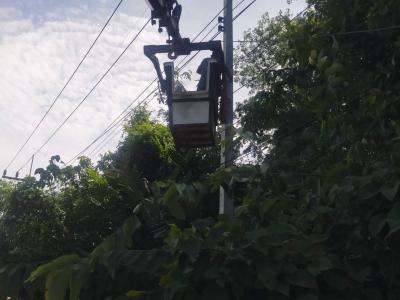 บริการซ่อมไฟ ช่วยเหลือประชาชนในพื้นที่ตำบลลุโบะบือซา